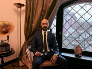 Presiunea te face să greșești: cum te ține pe direcție avocatul Vladimir Naciu în Drept penal